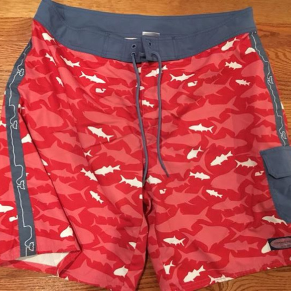 Vineyard Vines Other - Men's Vineyard Vines swim - 36